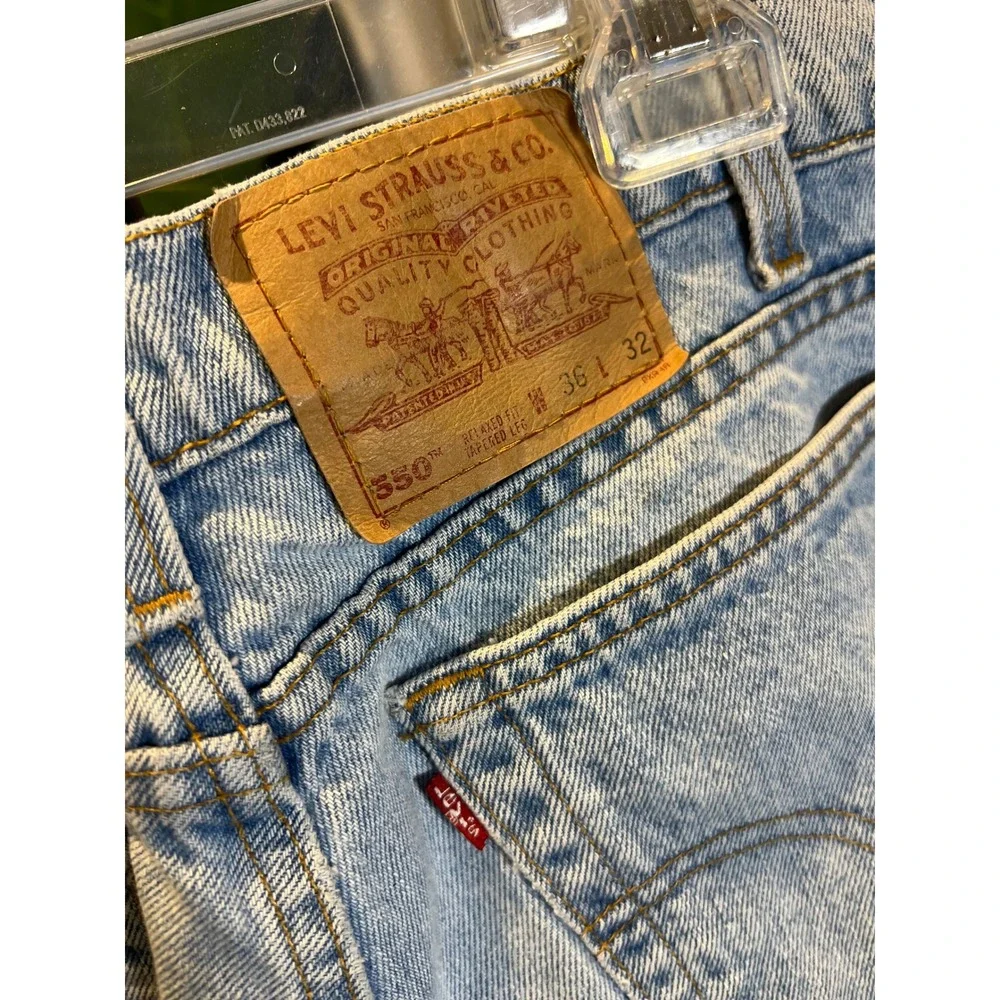 Levis 550 Relaxed Fit Tapered Leg Light Wash Blue Denim Jeans 36x32 Vintage